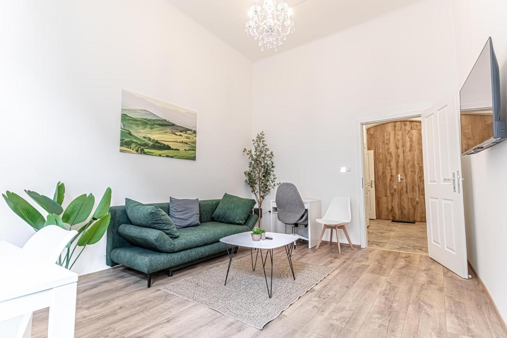 18 Min To Center Via U3 - Lovely 1br Ground Floor Gem Appartement